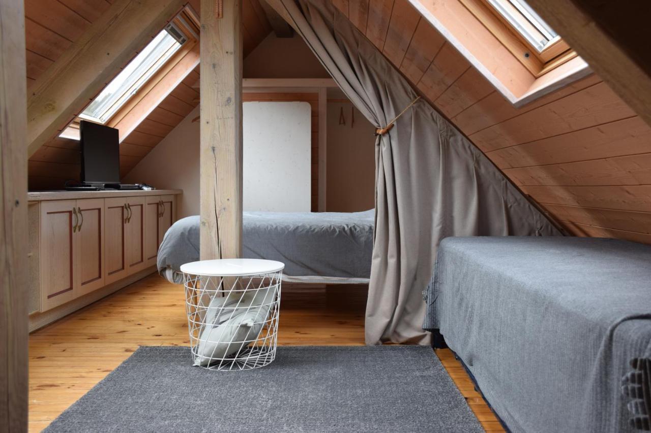 Petit Duplex De Charme Sous Les Toits Du Mont-Dore Exterior photo