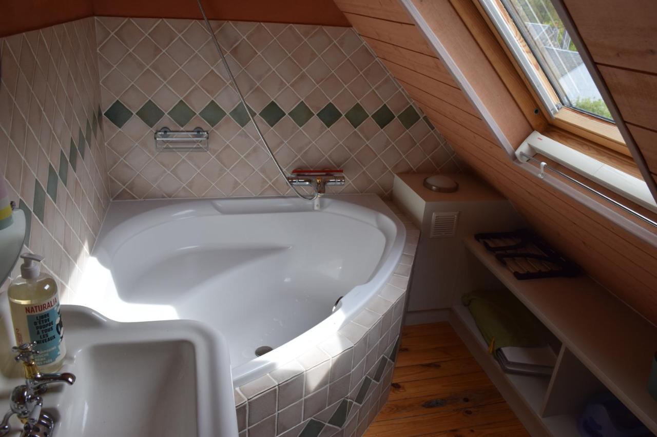 Petit Duplex De Charme Sous Les Toits Du Mont-Dore Exterior photo