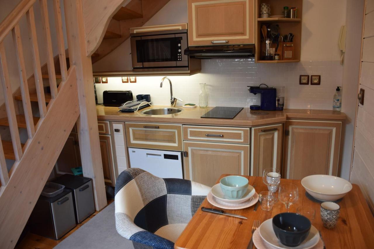 Petit Duplex De Charme Sous Les Toits Du Mont-Dore Exterior photo